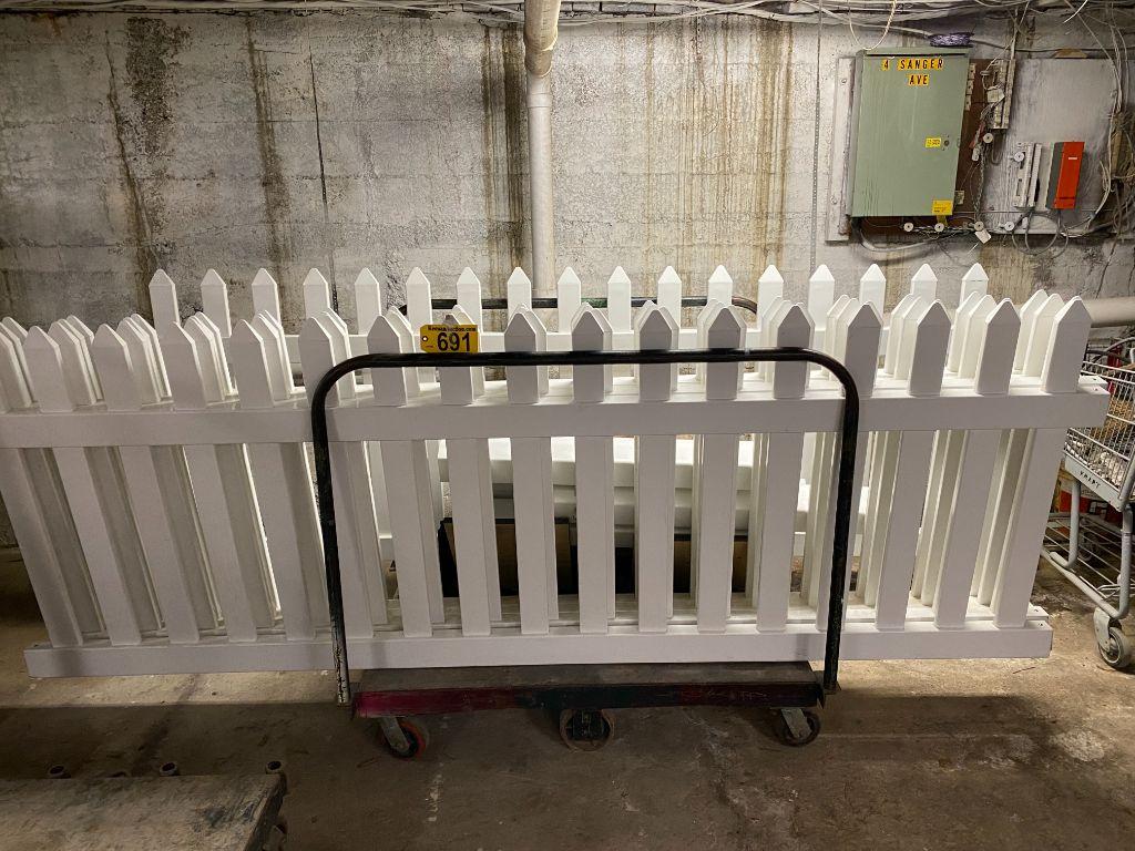(5) 8' PARAFFIN PICKET FENCE SECTIONS W/ POSTS (CART NOT INCLUDED)
