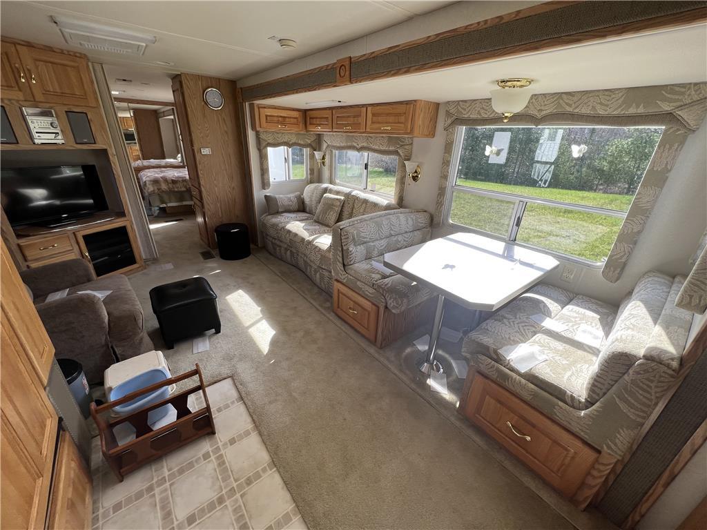 2003 HOLIDAY RAMBLER PRESIDENTIAL 32' TRAVEL TRAILER, 2-SLIDE OUTS, AWNING, S/N: 1KB111M213E139778