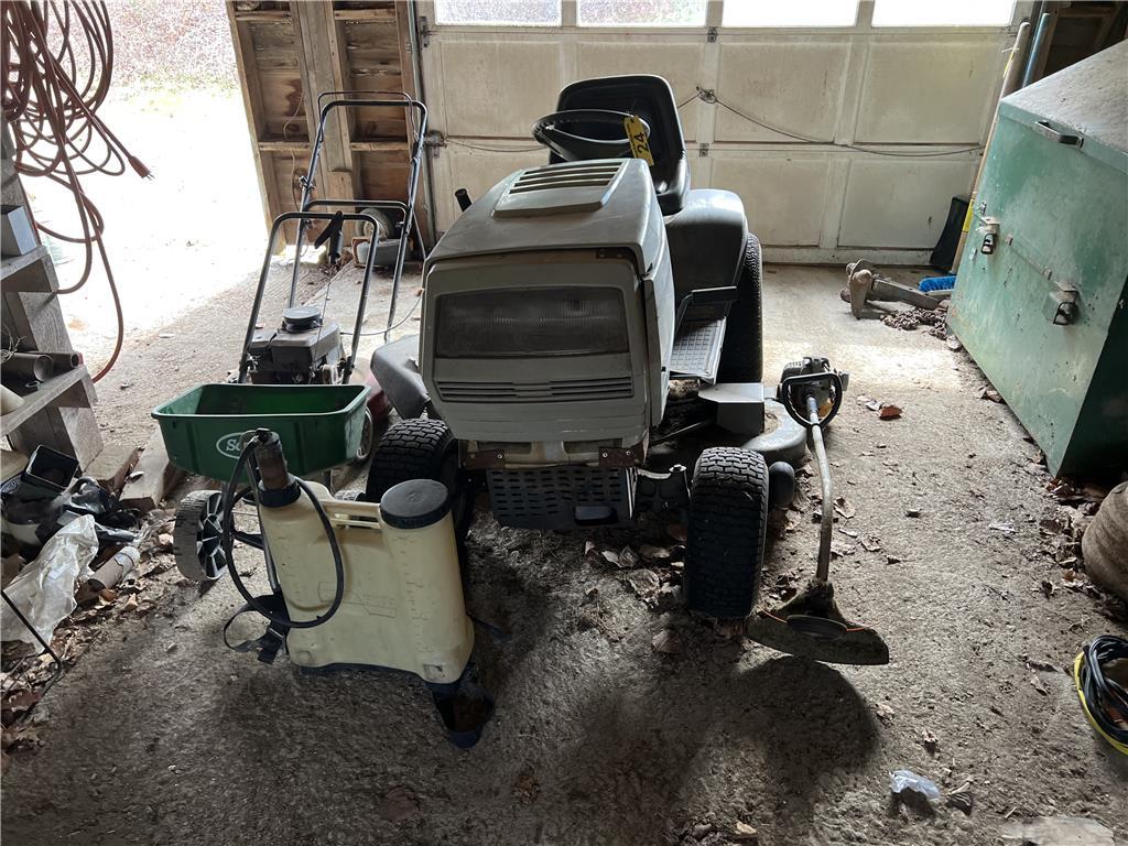 LOT: WHITE MTD 20HP LAWN TRACTOR HYDROSTATIC TRANSMISSION GT205, W/BRIGGS & STRATTON 3.75HP 20"