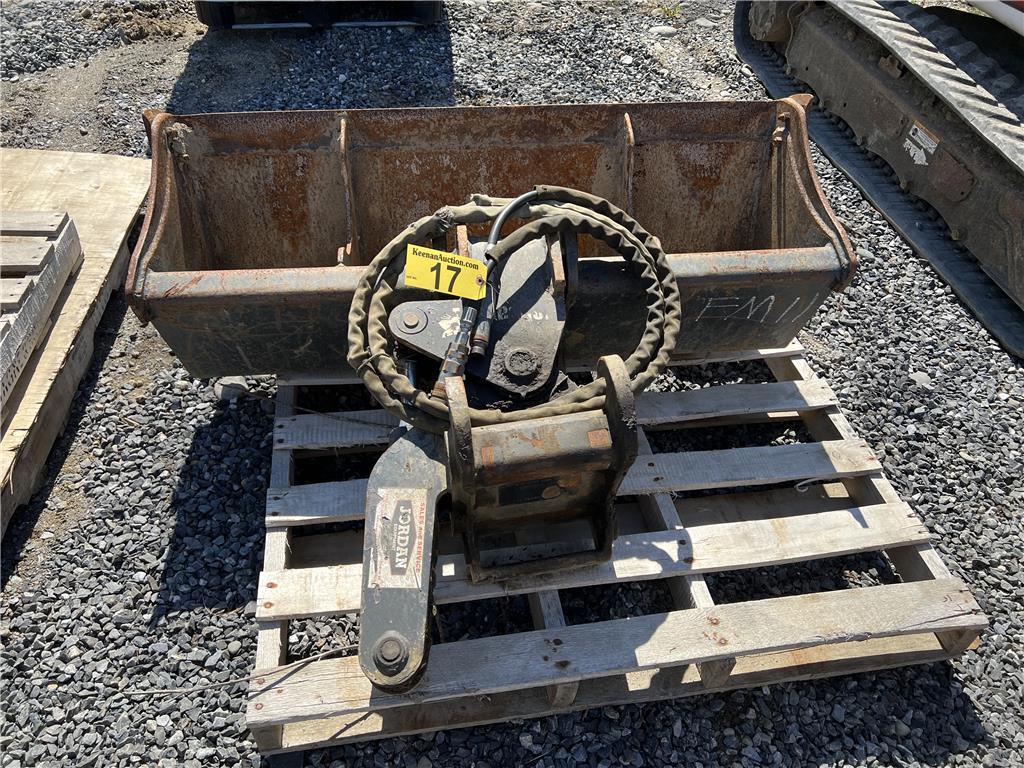 BOBCAT HYDRA-TILT 52” TRENCH BUCKET, S/N: 857800586, FM11