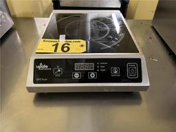 UPDATE INTERNATIONAL 1,800 WATT INDUCTION SINGLE BURNER STOVE, LIST NEW $268