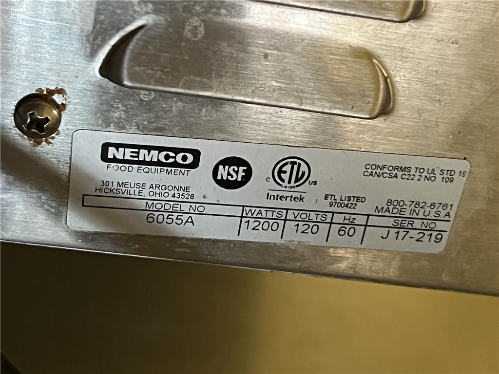 NEMCO MODEL 6055A 1,200 WATT FOOD WARMER, LIST PRICE NEW: $320 W/O INSERTS