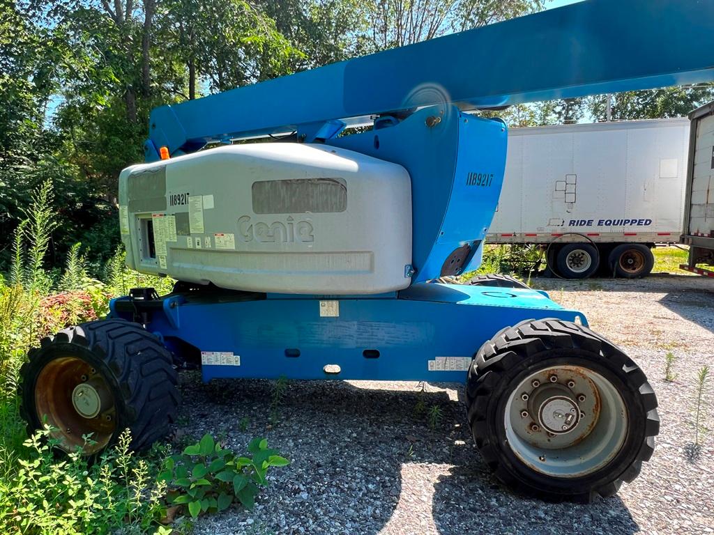 2011 GENIE Z-80/60 ARTICULATING BOOM LIFT, 4X4, LP GAS, GASOLINE, #1189217 (LOCATED IN NAPLES )