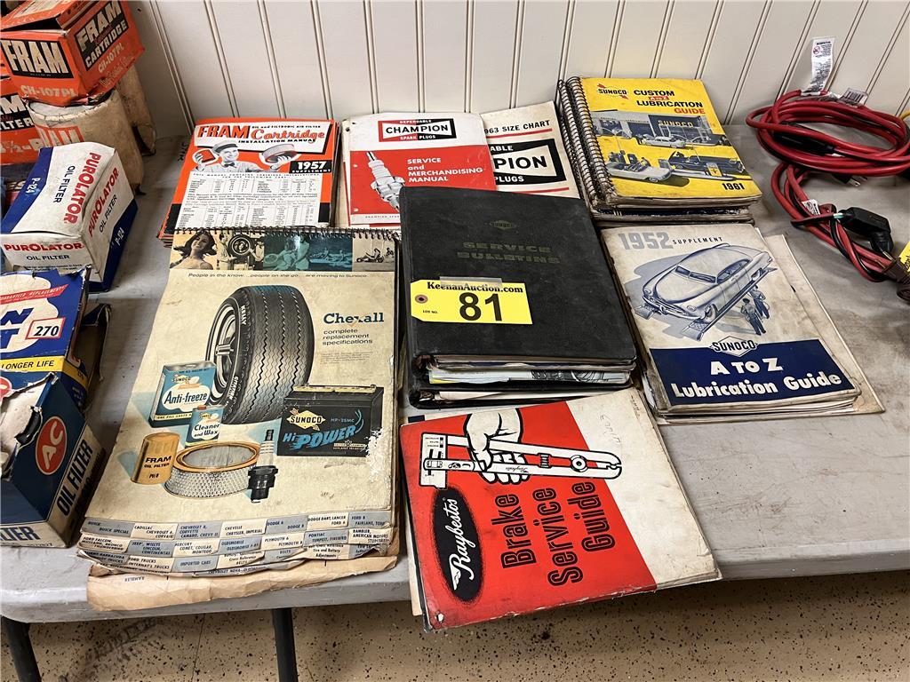 LOT: VINTAGE GUIDES, CHARTS, MANUALS