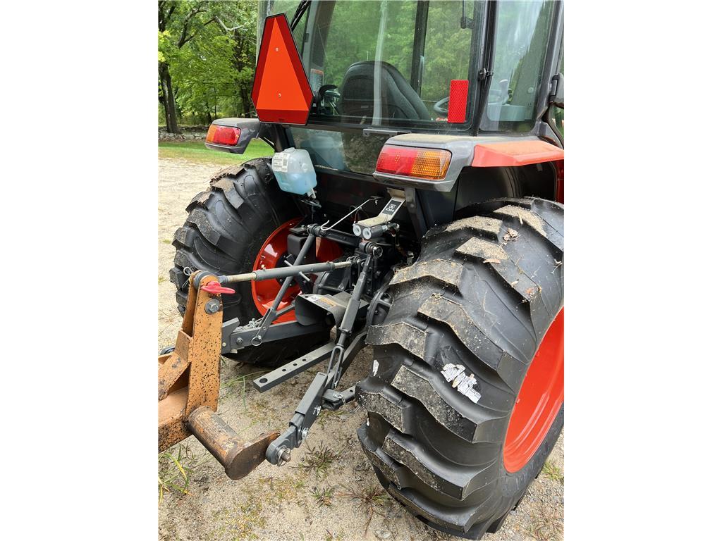 2021 KUBOTA MX6000 TRACTOR, CAB, 9.5 HOURS, S/N: KBUL3CHCHM8D16672, KUBOTA MODEL LA1065 LOADER