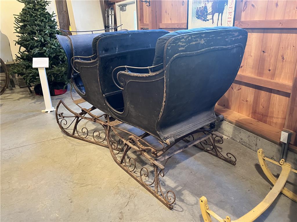 ZENAS THOMPSON BROTHERS SURREY DOUBLE SEAT BOB SLEIGH, CIRCA 1890, 4-PASS, MADE IN PORTLAND MAINE