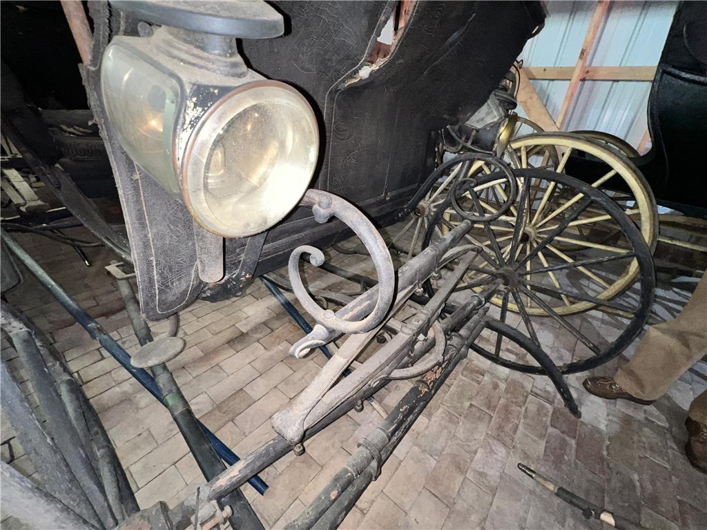 SCROLL FRONT PHAETON, LAMPS INCLUDED, FRONT END DAMAGE