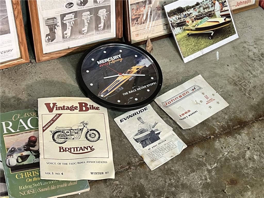 LOT: ASSORTED ADVERTISING, MAGAZINES, CLOCK