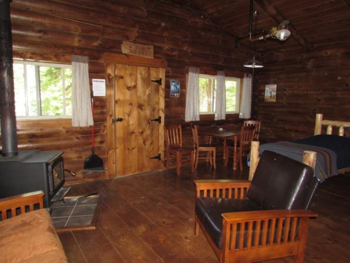 Riverfront Sporting Lodge & Cabins