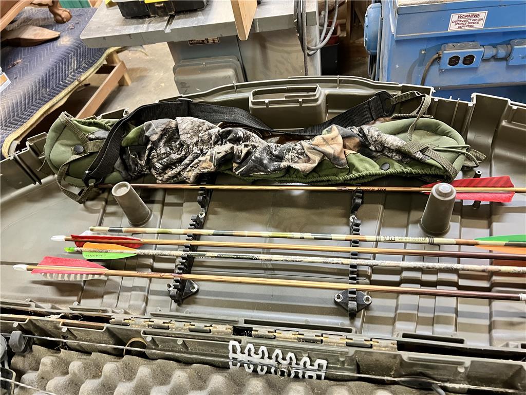 MATTHEW SOLOCAN COMPOUND BOW, SWITCHBACK, 24" DRAW LENGTH