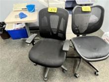 MESH BACK OFFICE CHAIR, WIDESET, ARMED