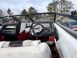 1990 WELLCRAFT 196 XL ECLIPSE FIBERGLASS BOAT, I/O MOTOR, W/ E-Z LOADER S/A BOAT TRAILER