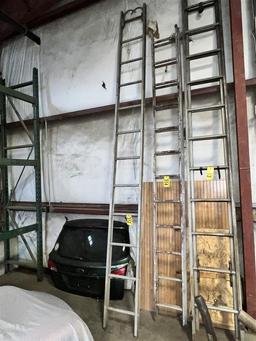 ALUMINUM 12' LADDER