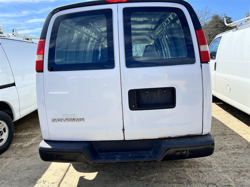 2009 GMC SAVANA G2500 CARGO VAN, 57,289 MILES, VIN: 1GTGG25C991156988, WHITE