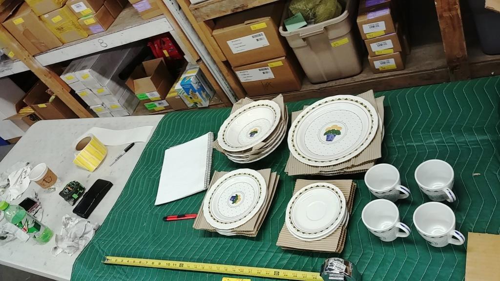 LOT OF 2 NEW 20 PIECE DISH SETS