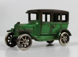 VINTAGE ARCADE CAST IRON FORD MODEL T COUPE TUDOR