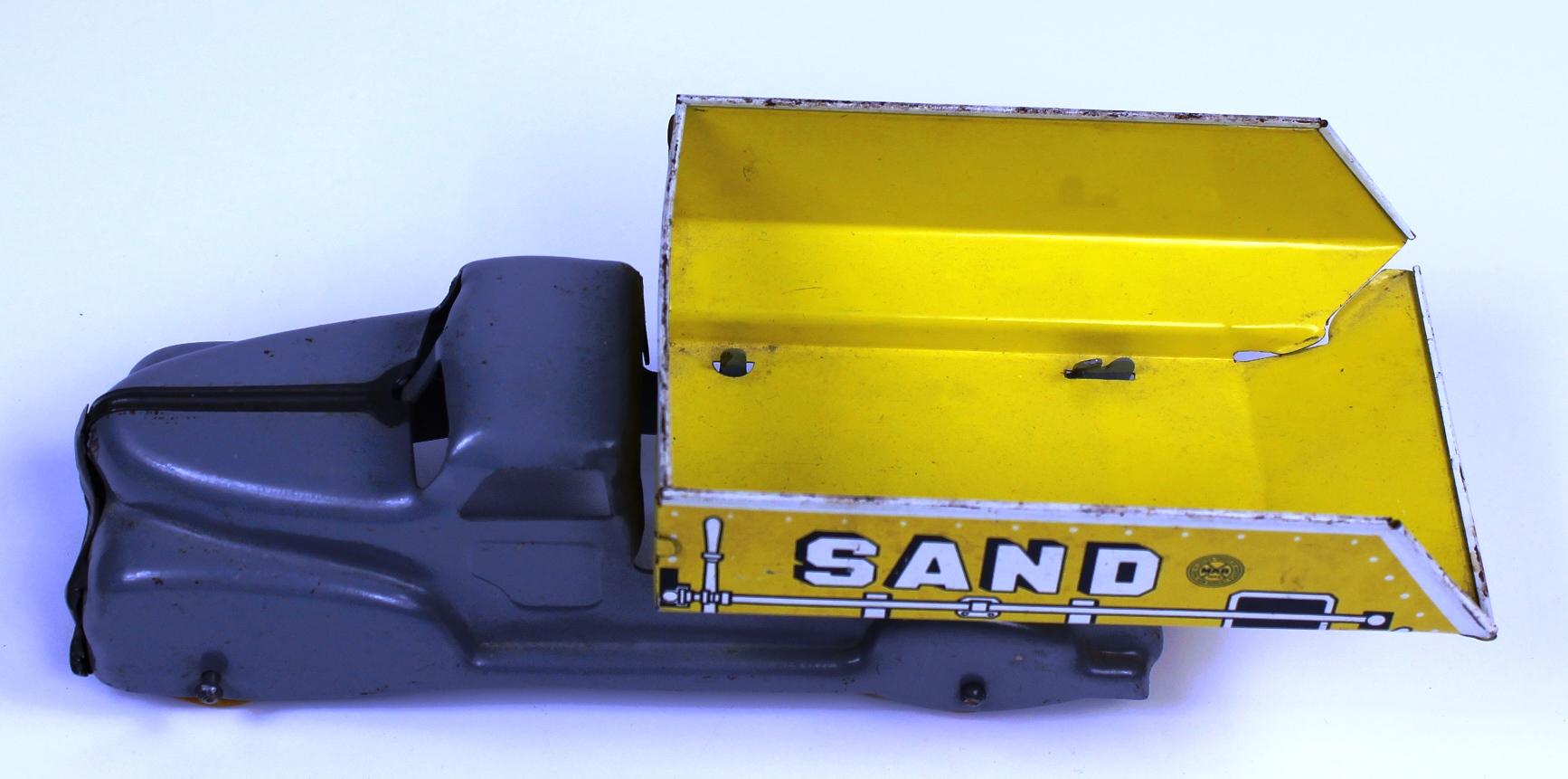 VINTAGE MARX SAND & GRAVEL DUMP TRUCK