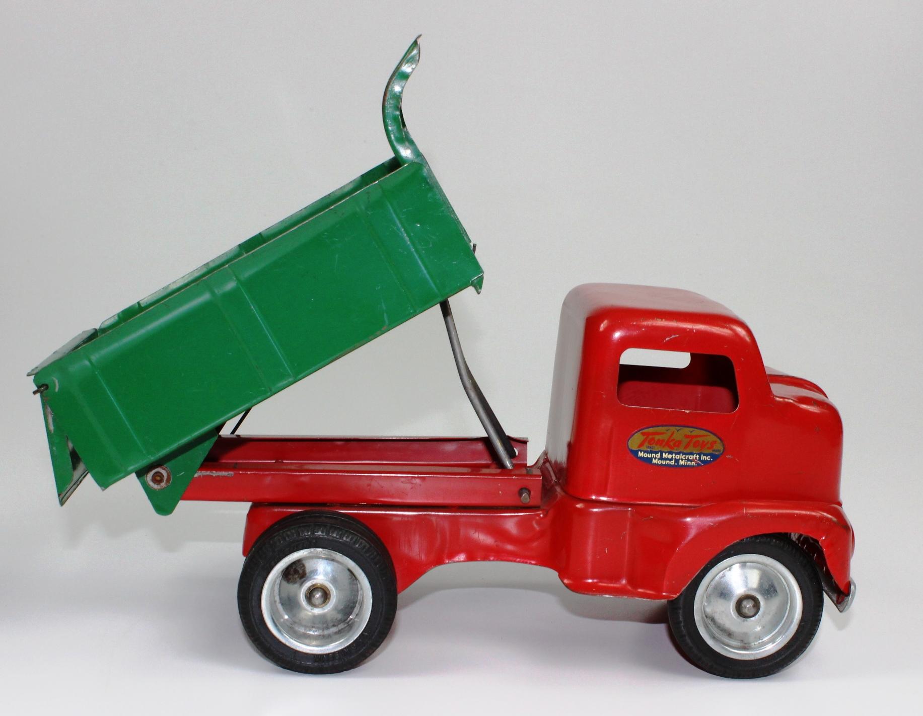 VINTAGE TONKA RED & GREEN PRESSED STEEL DUMP TRUCK