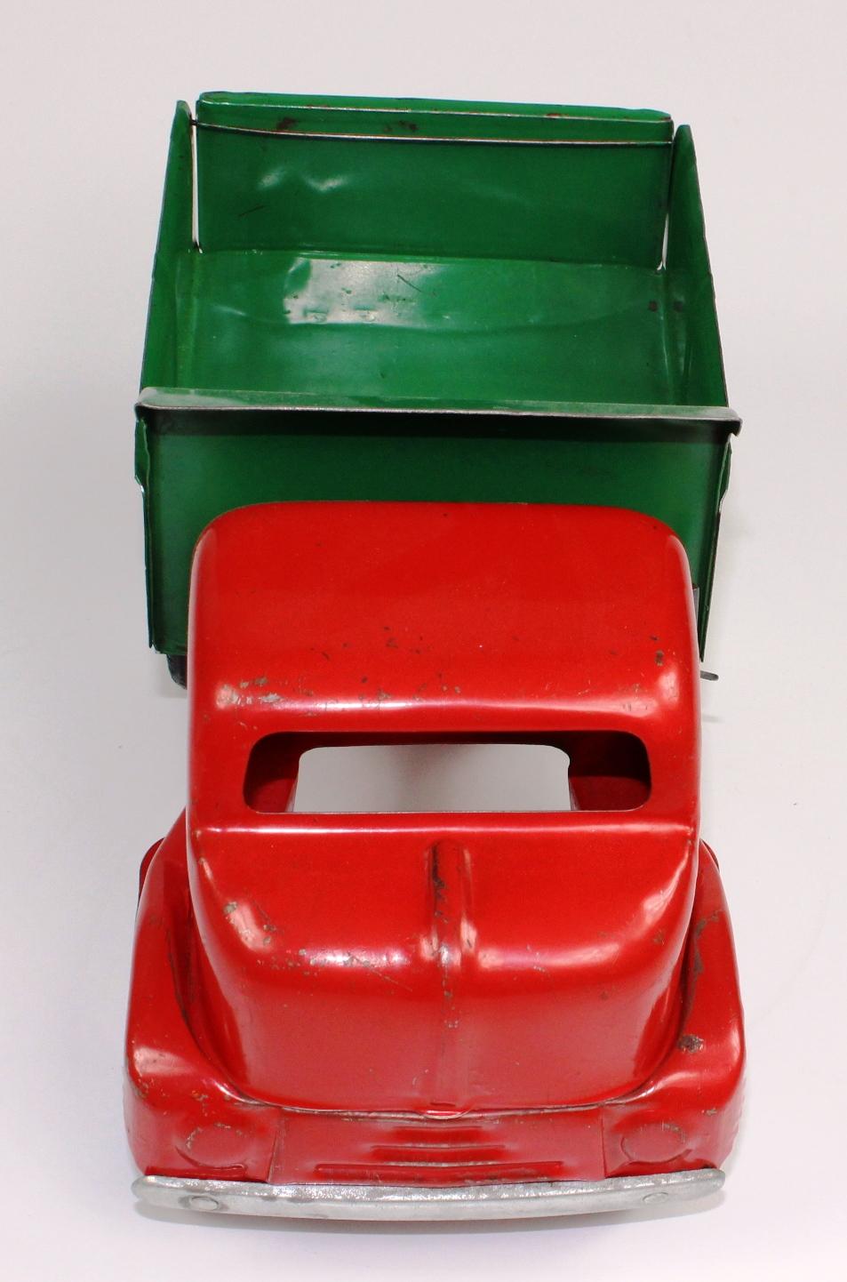 VINTAGE TONKA RED & GREEN PRESSED STEEL DUMP TRUCK