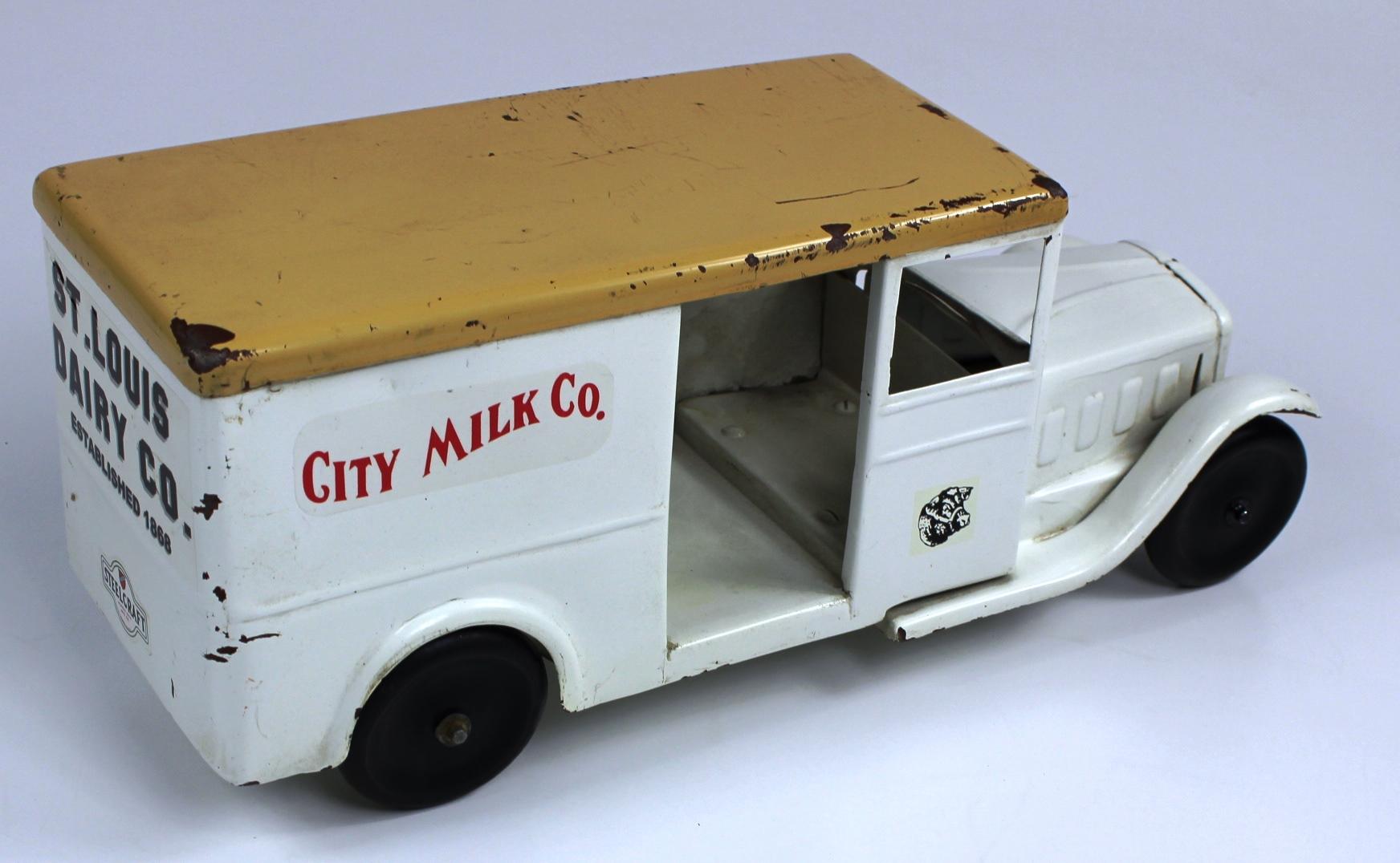 VINTAGE STEELCRAFT ST. LOUIS DAIRY CO. DELIVERY TRUCK