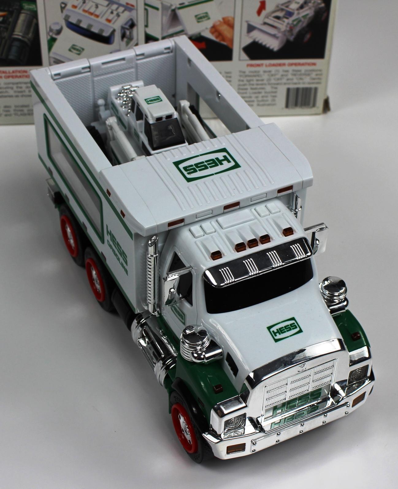 NEW HESS 2008 TOY TRUCK AND FRONT LOADER IN THE BOX