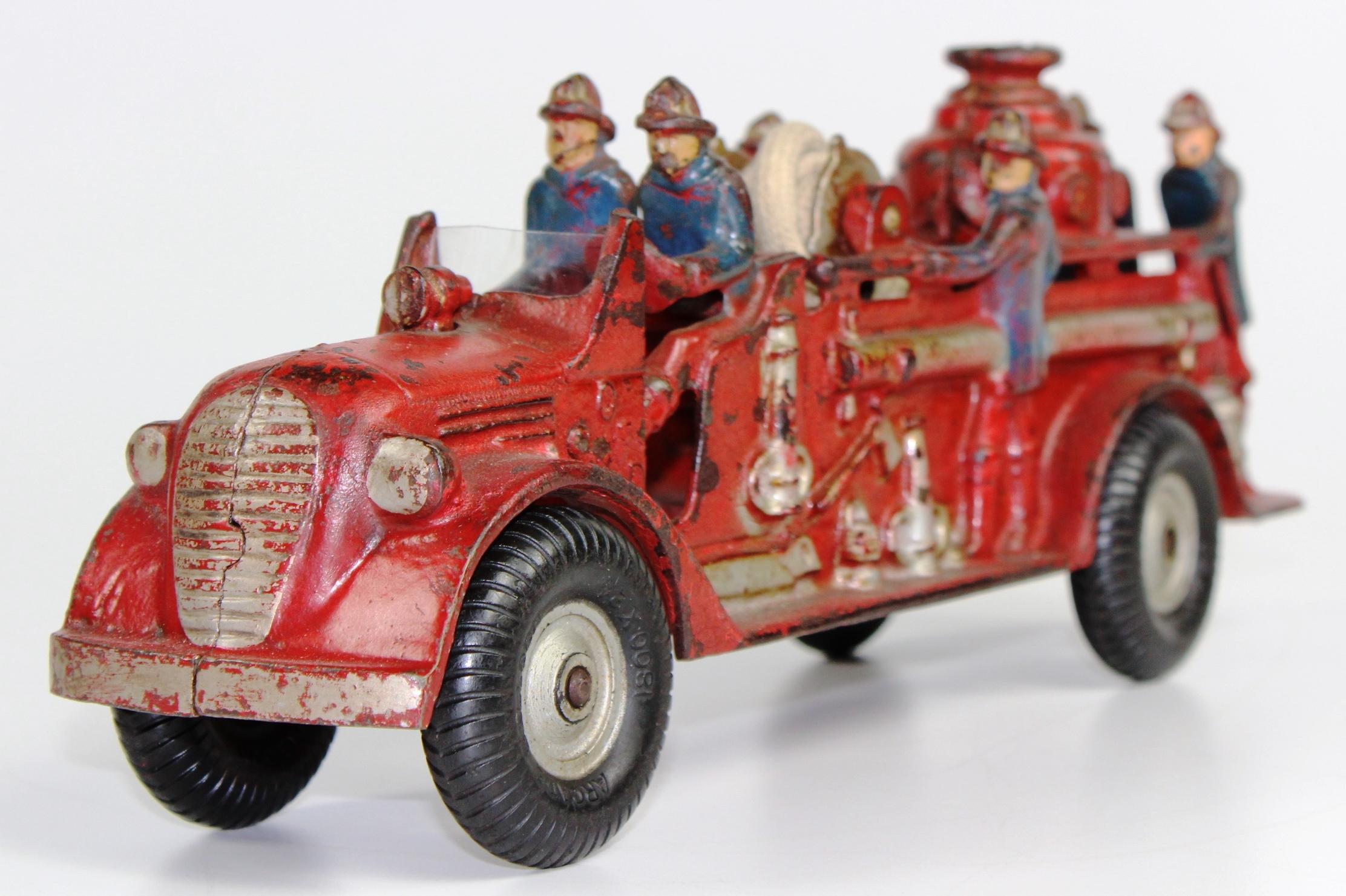 VINTAGE ARCADE CAST IRON 6 MAN PUMPER FIRE TRUCK 13"