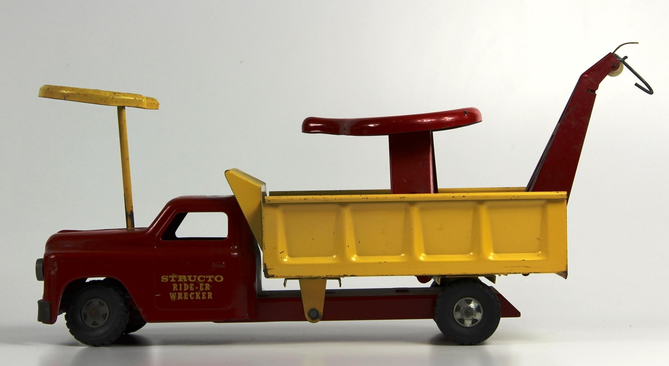 VINTAGE STRUCTO RIDE-ER WRECKER RIDE-ON TRUCK