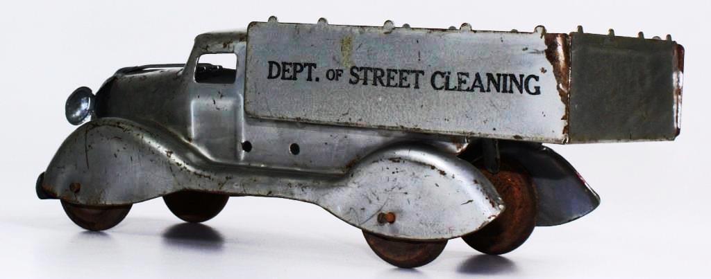 VINTAGE MARX PRESSED STEEL DEPT. OF STREET CLEANING TRUCK