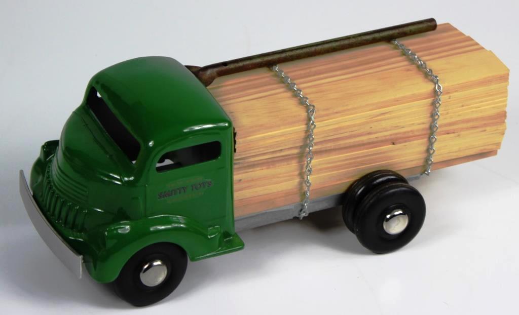 VINTAGE SMITTY TOYS GREEN LUMBER / LOGGING TRUCK