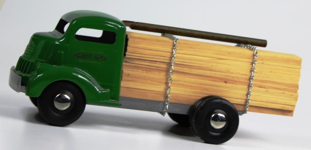 VINTAGE SMITTY TOYS GREEN LUMBER / LOGGING TRUCK