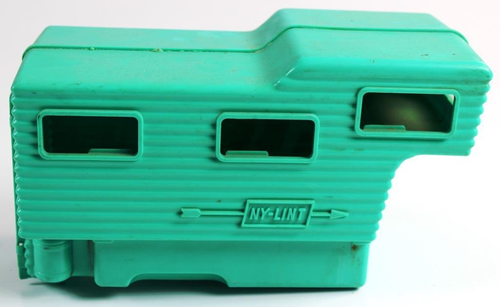 VINTAGE NYLINT TURQUOISE PLASTIC CAMPER ONLY