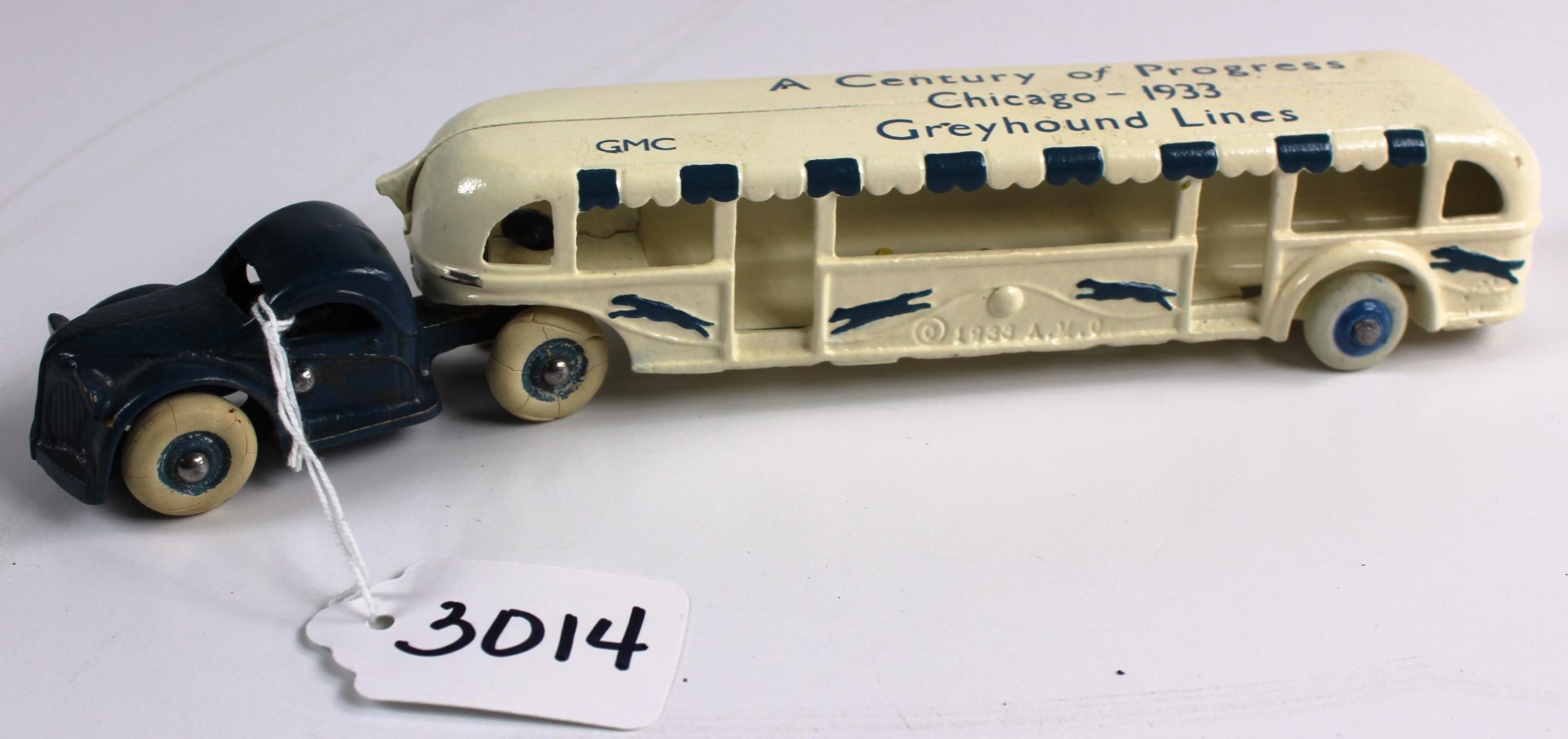 VINTAGE ARCADE CAST IRON GREYHOUND LINES CHICAGO 1933 BUS / TRAM