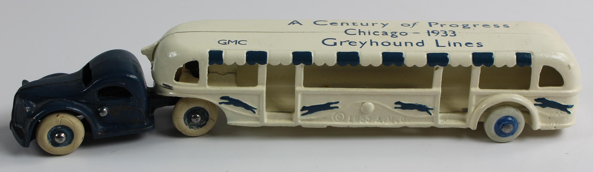 VINTAGE ARCADE CAST IRON GREYHOUND LINES CHICAGO 1933 BUS / TRAM