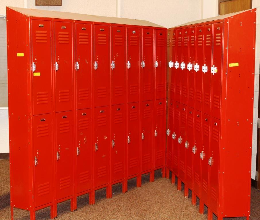 BANK OF 16 EACH METAL LOCKERS