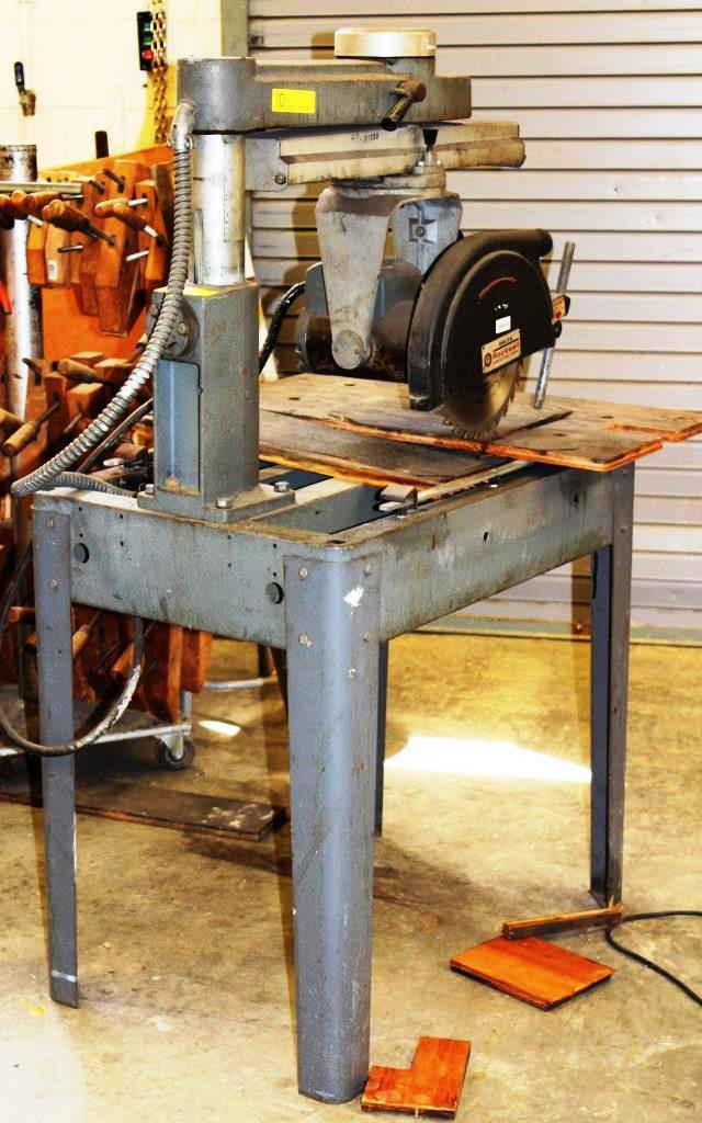 DELTA  ROCKWELL 10" RADIAL ARM SAW