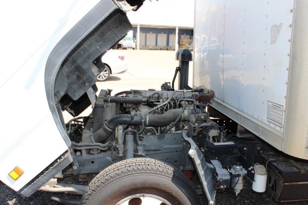 2007 ISUZU DIESEL BOX TRUCK WITH LIFTGATE