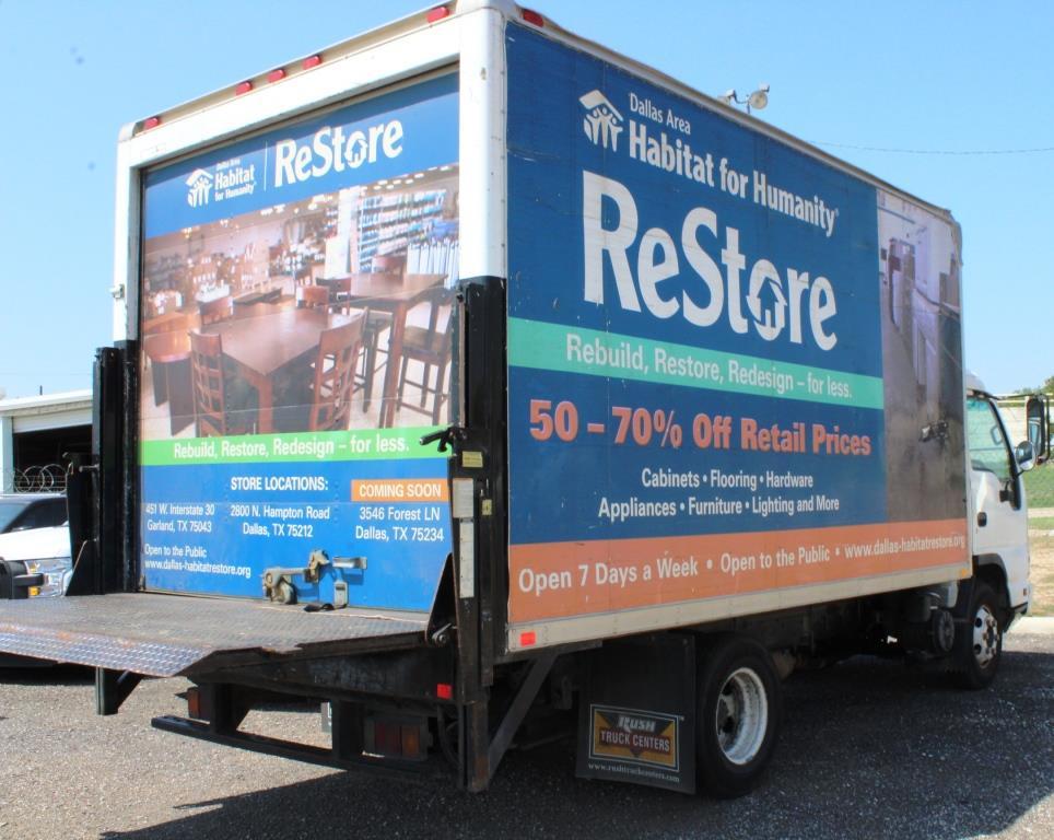 2007 ISUZU DIESEL BOX TRUCK WITH LIFTGATE