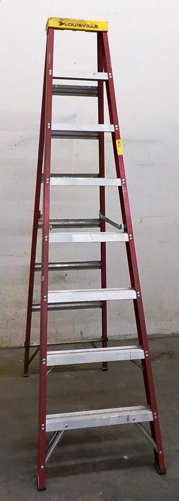 LOUISVILLE 8FT RED FIBERGLASS LADDER