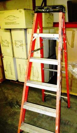 WERNER ORANGE 6FT FIBERGLASS LADDER