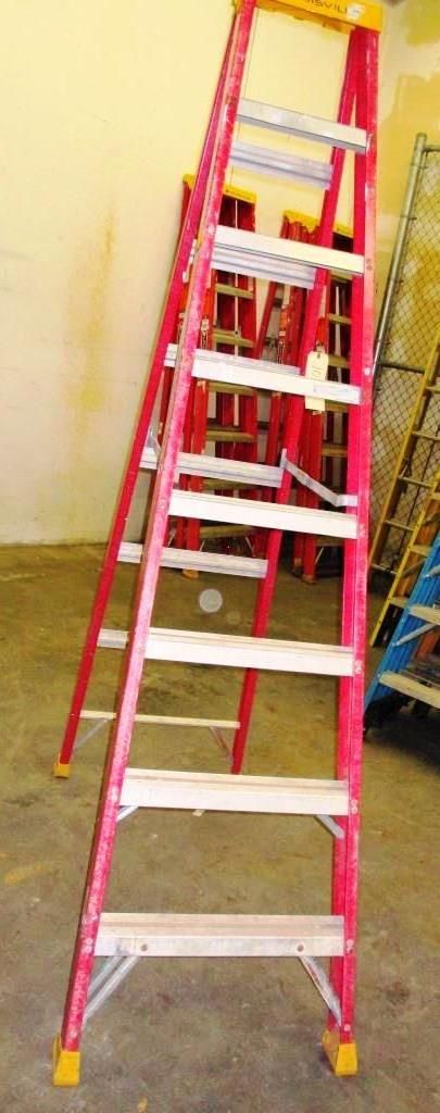 LOUISVILLE 8FT RED FIBERGLASS LADDER