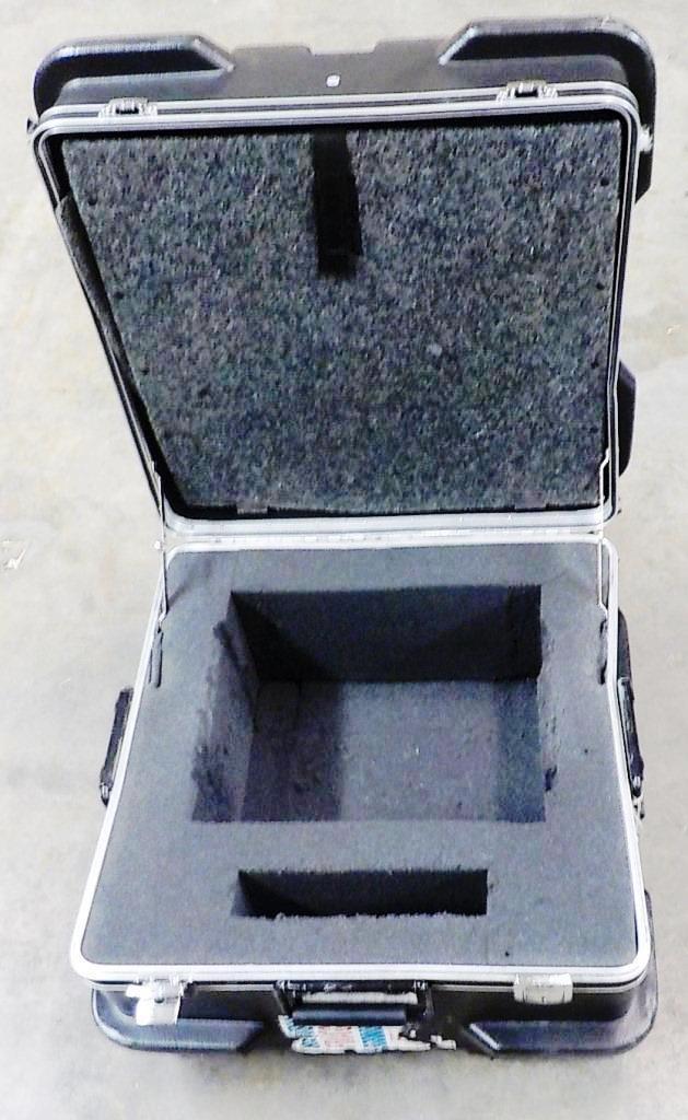 2 BLACK ROLLING EQUIPMENT CASES WITH RETRACTABLE HANDLES