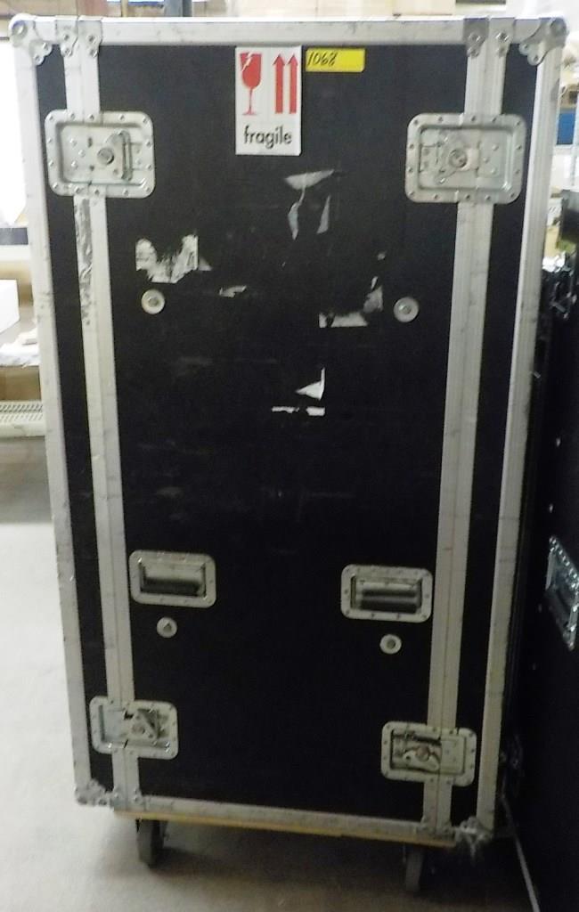 BLACK ROLLING HEAVY DUTY EQUIPMENT CASE