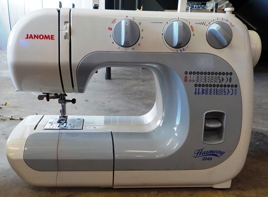 JANOME SEWING MACHINE WITH FOOT PEDAL AND MANUAL