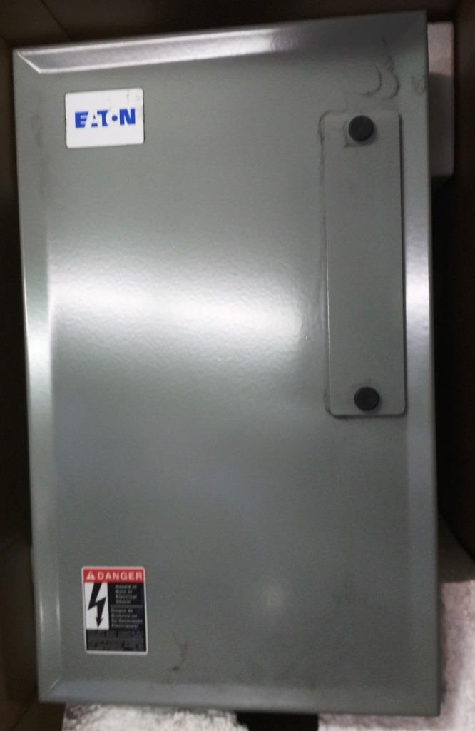 2 NEW EATON ECC04C1AA8A LIGHTING CONTACTORS