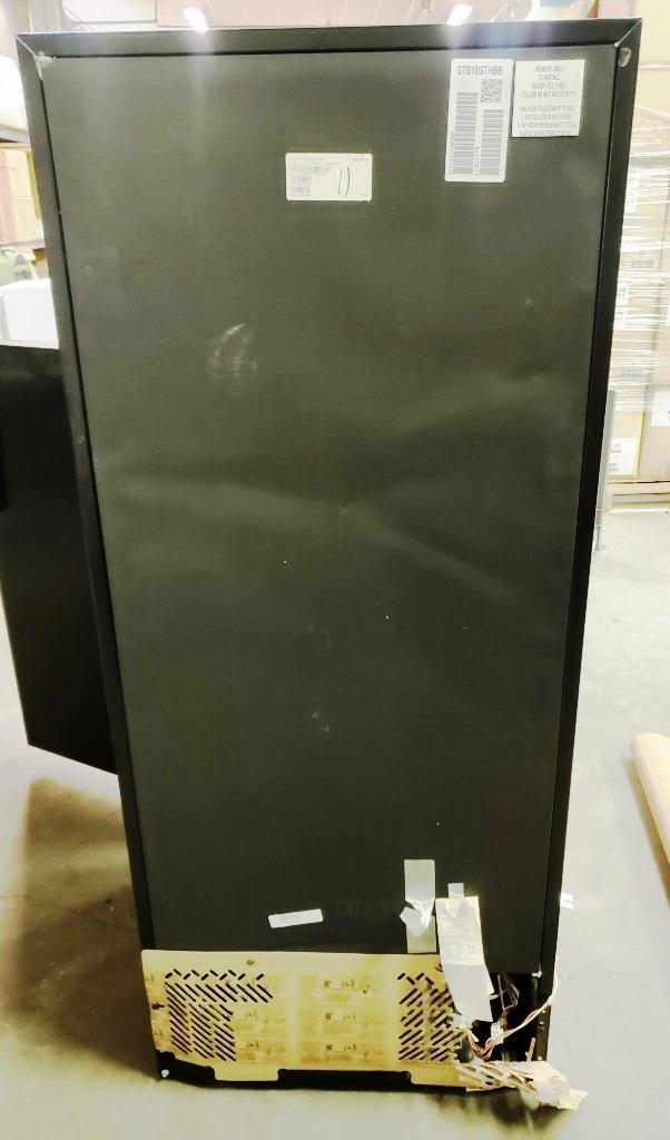 BLACK GE REFRIGERATOR FOR PARTS OR REPAIR