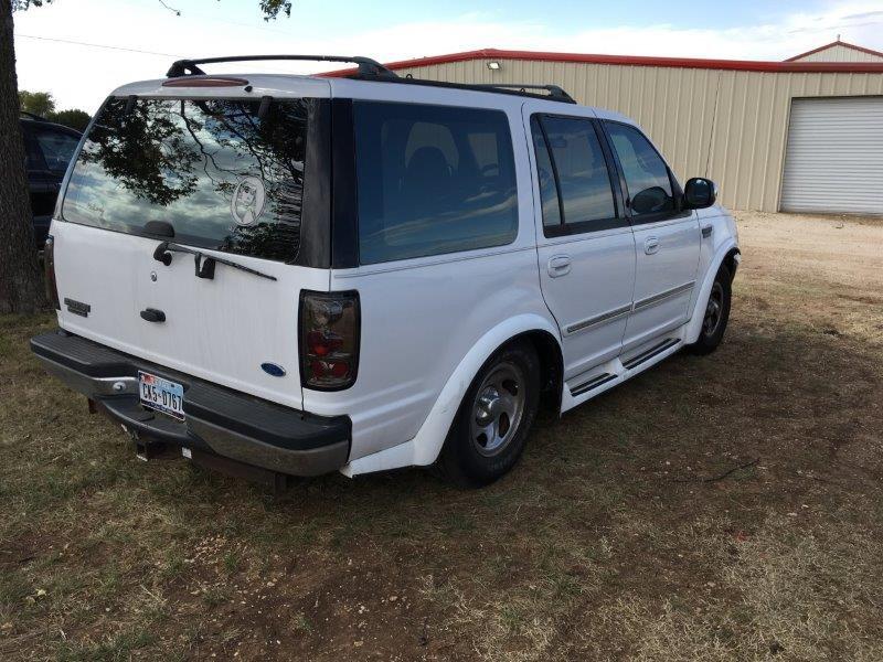 *1997 White Ford Expedition XLT