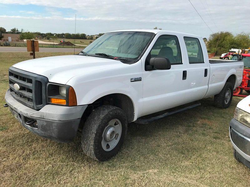 *2006 White Ford F250 4wd Crew Cab