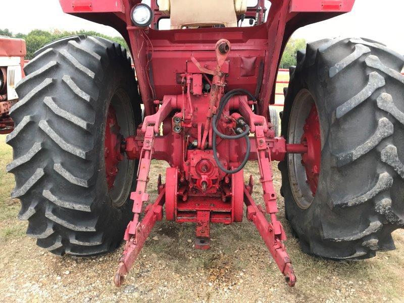 International 1066 2wd Tractor w/Koyker 510 Loader