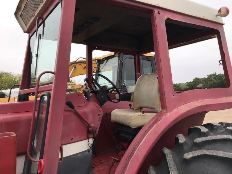 International 1066 2wd Tractor w/Koyker 510 Loader