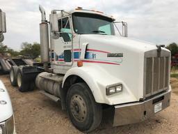 *2001 Kenworth T800 Day Cab, White